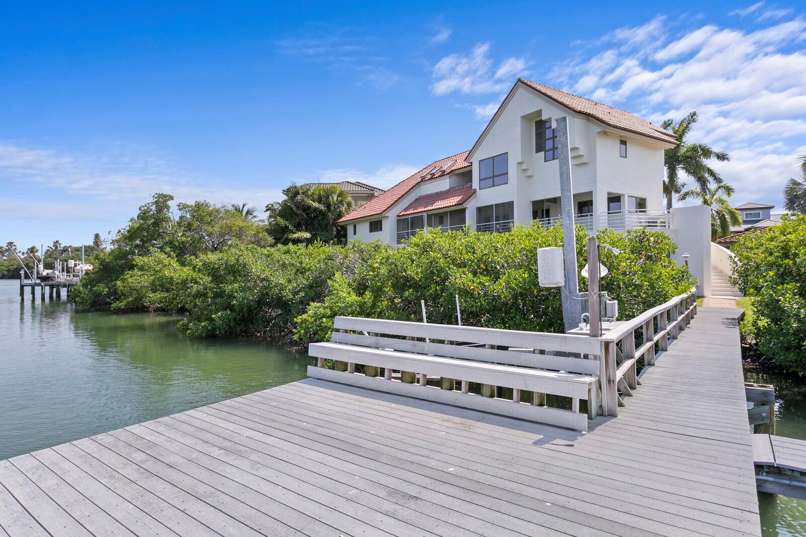 MANGROVE POINTE SUB - Residential