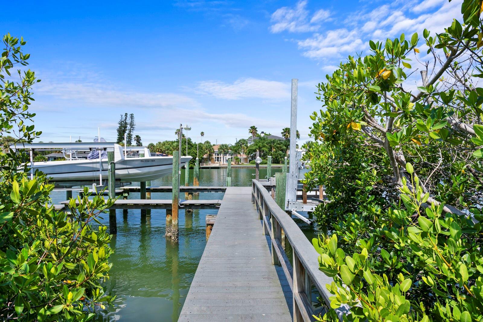 MANGROVE POINTE SUB - Residential