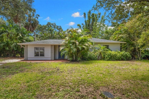 2 beds bed, 1 baths bath property at 4010 W Angeles Street, Tampa, FL 33629