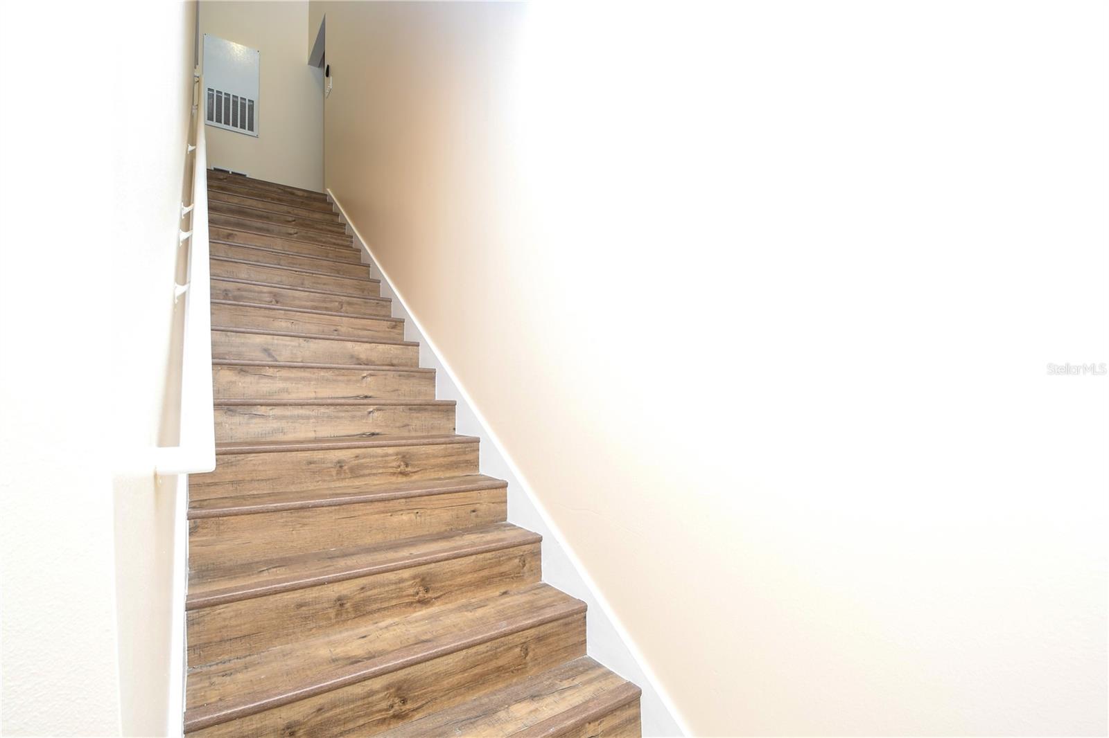 CAPRI/HUNTERS CRK CONDO - Residential Lease