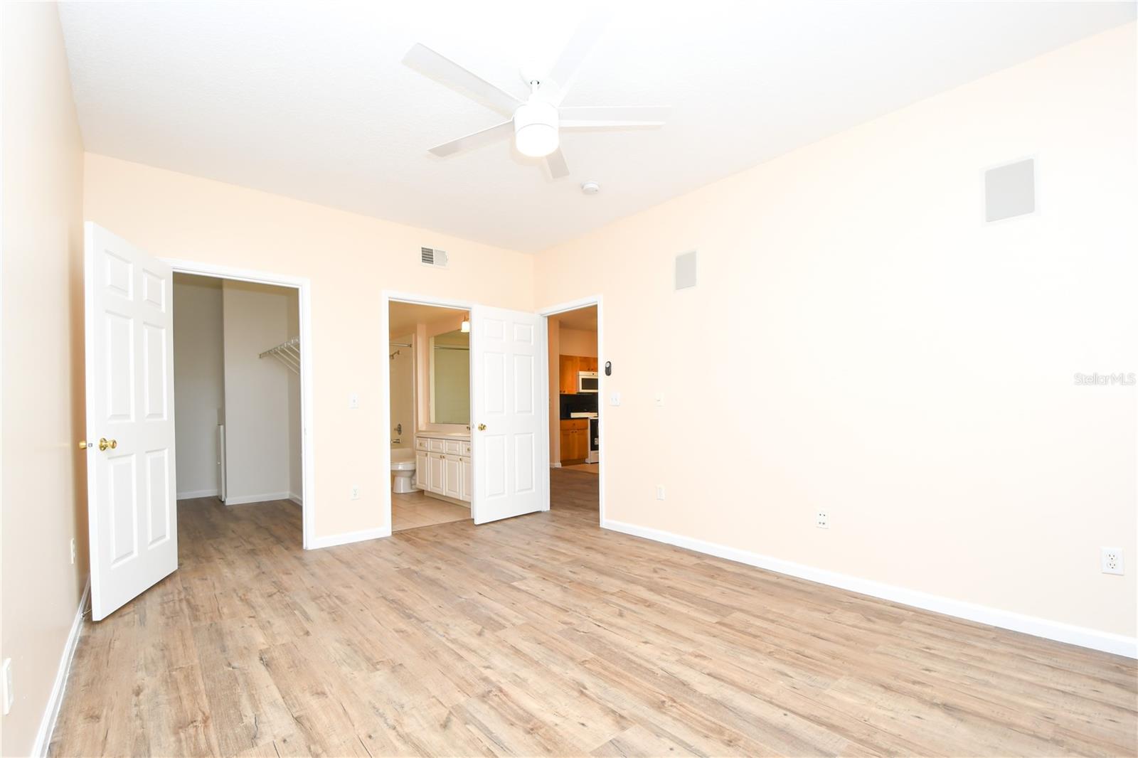 CAPRI/HUNTERS CRK CONDO - Residential Lease
