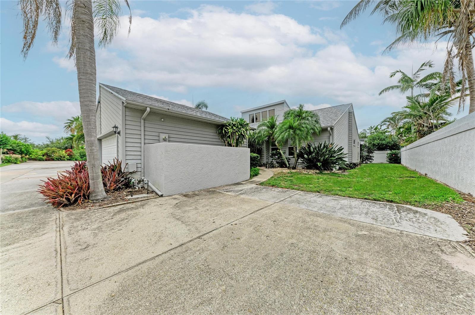 11207 LONGWOOD CT 11207