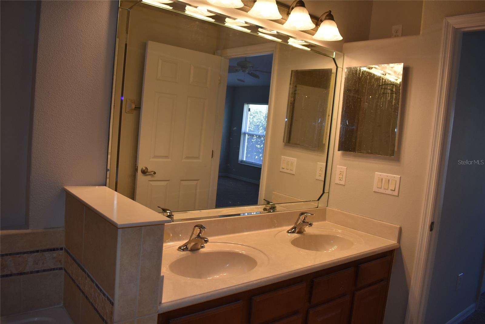 MOUNT DORA SUMMERBROOKE PH 01 - Residential Lease