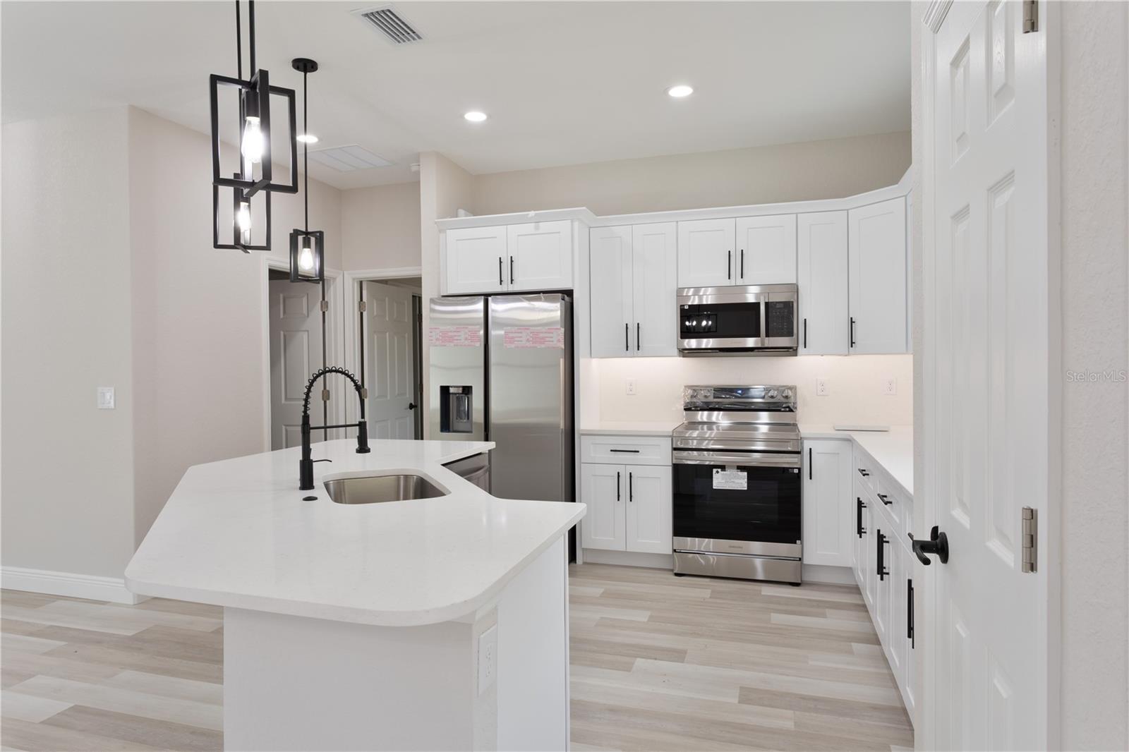 SILVER SPGS SHORES UN 18 - Residential