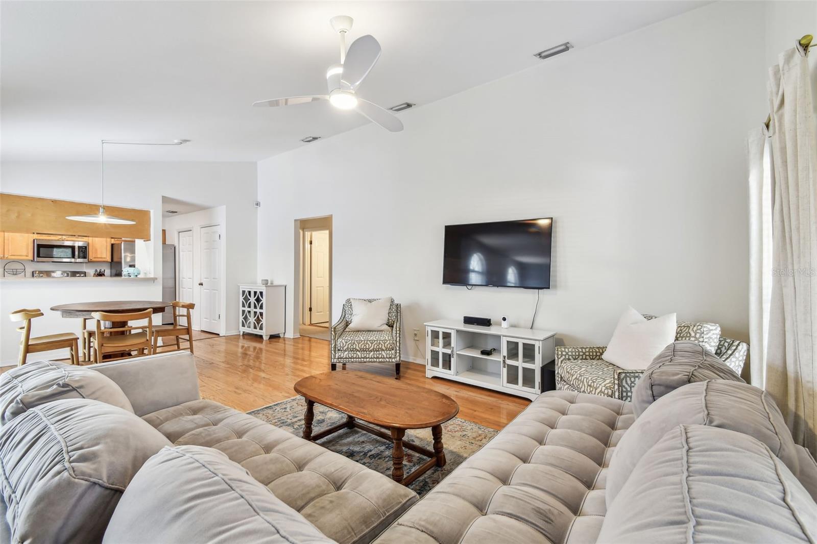 3205 W DE LEON STREET F