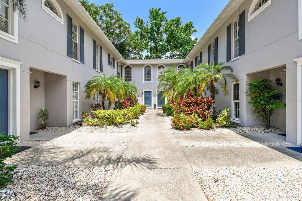 Photo of 3205 W De Leon Street #F, Tampa, FL 33609 (MLS # TB8384890)