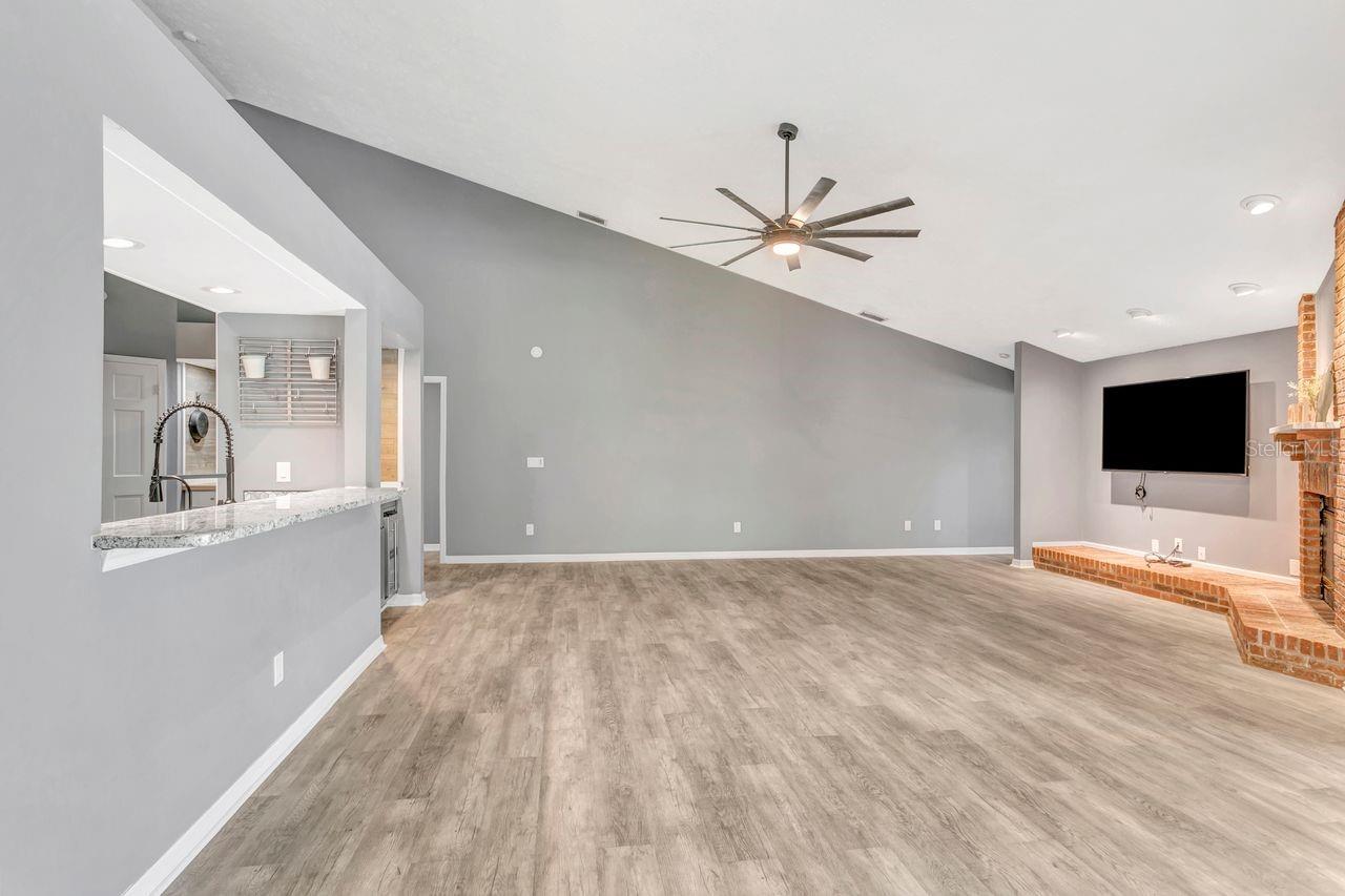 COUNTRY GATE - Residential