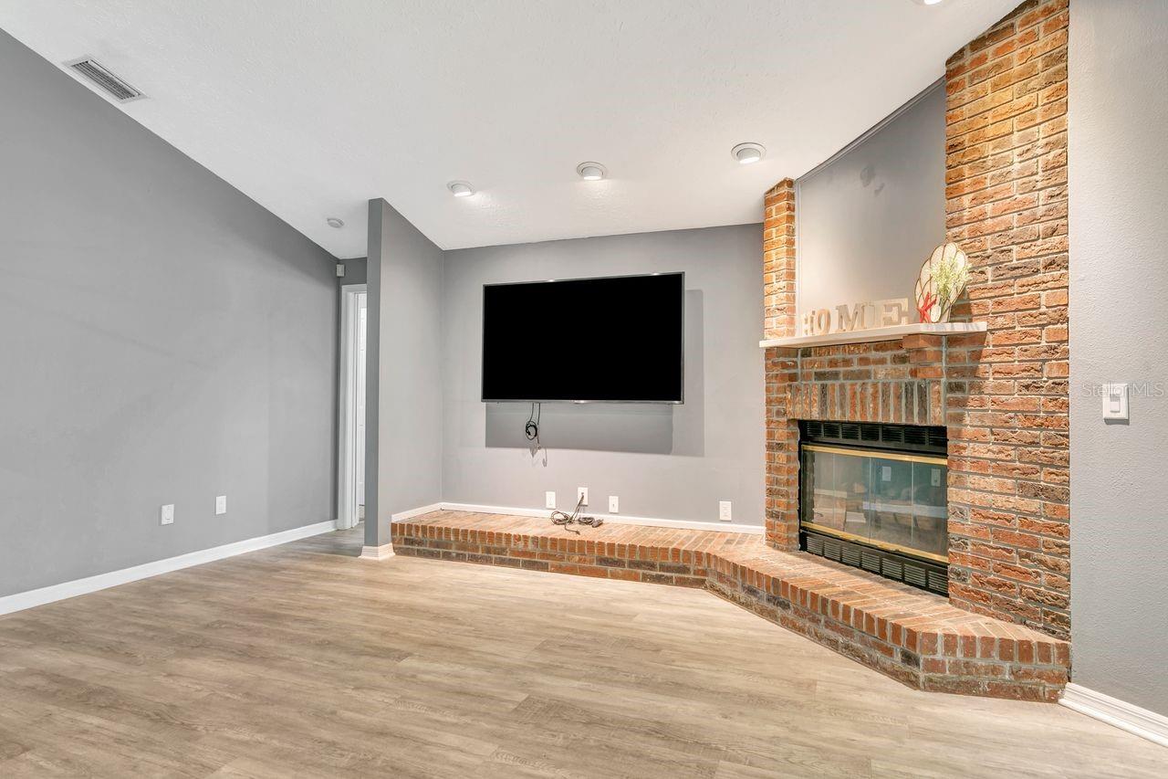 COUNTRY GATE - Residential