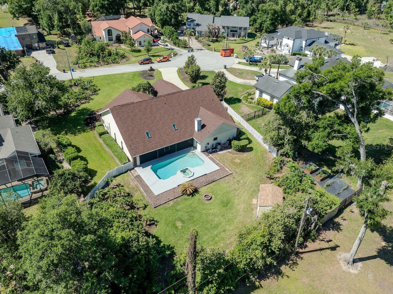 COUNTRY GATE - Residential