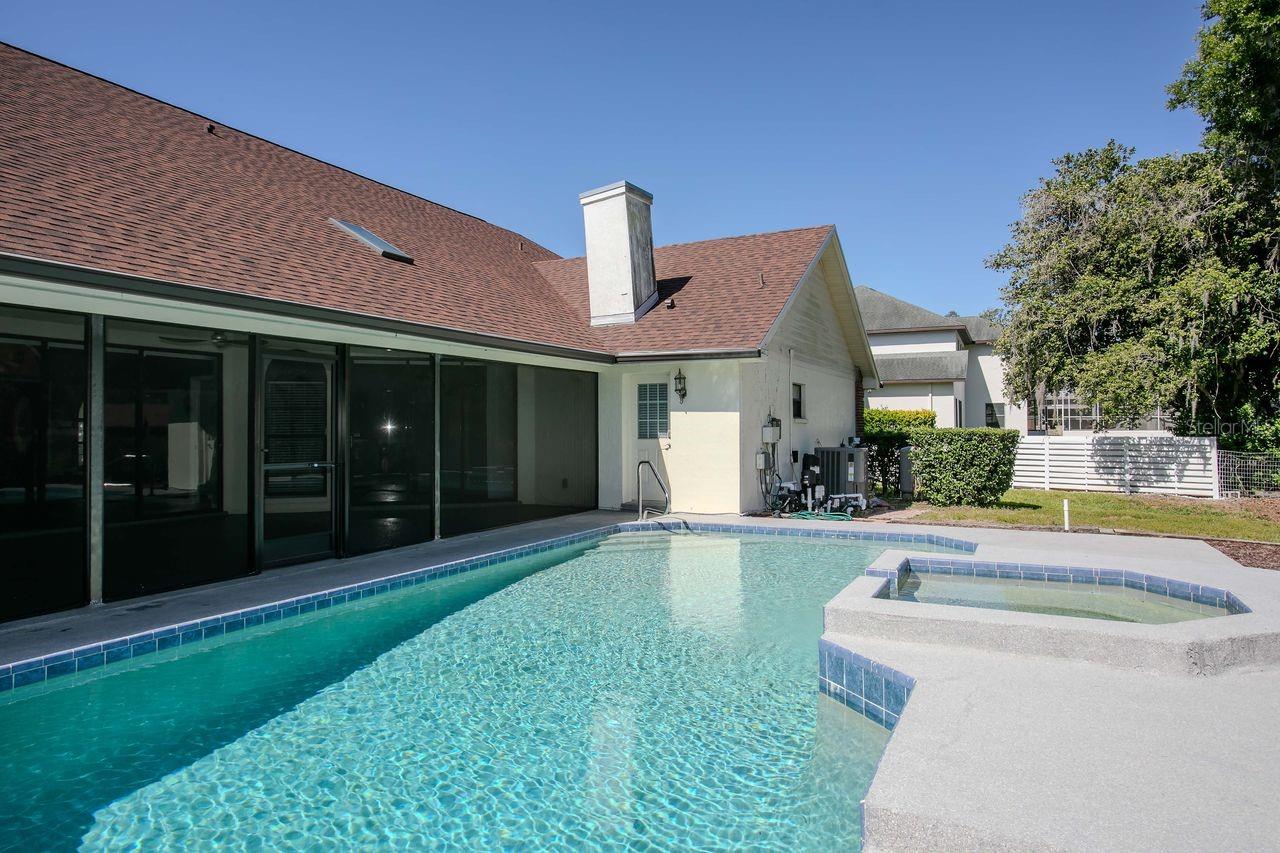 COUNTRY GATE - Residential