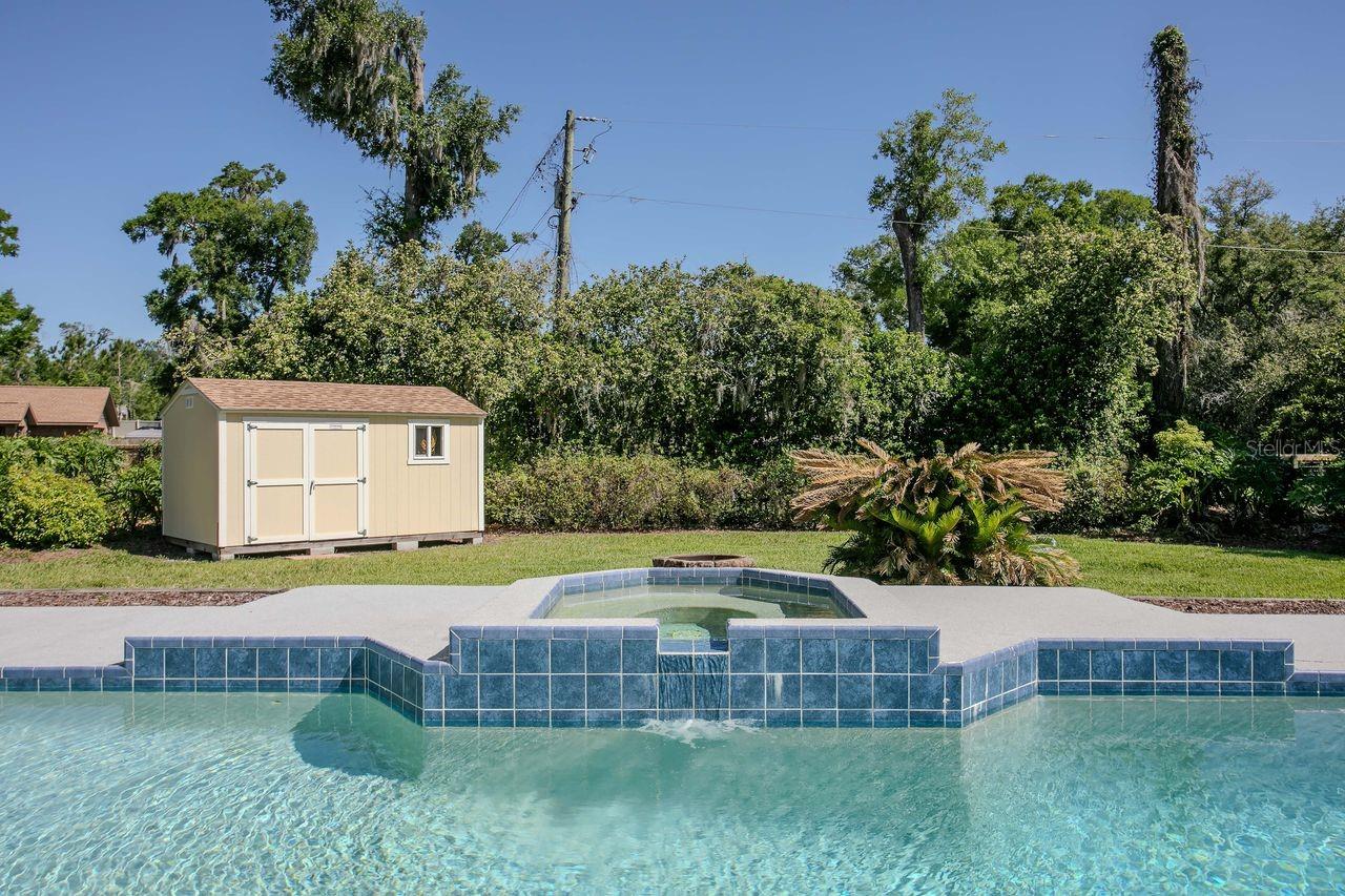 COUNTRY GATE - Residential