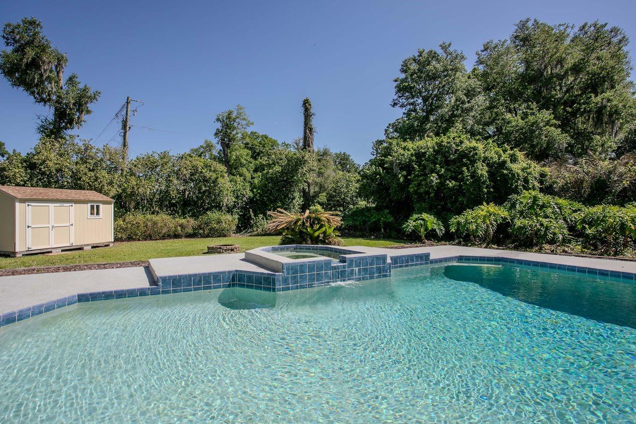 COUNTRY GATE - Residential