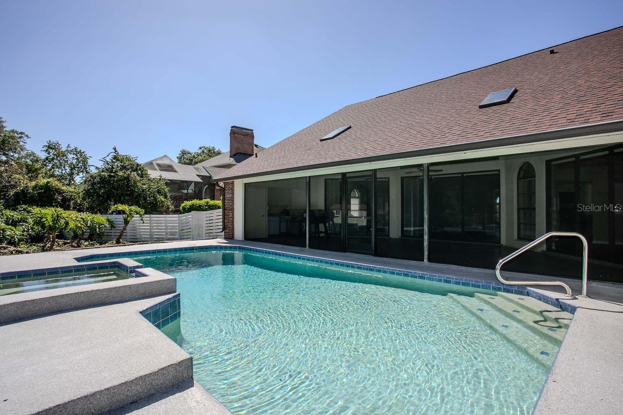 COUNTRY GATE - Residential