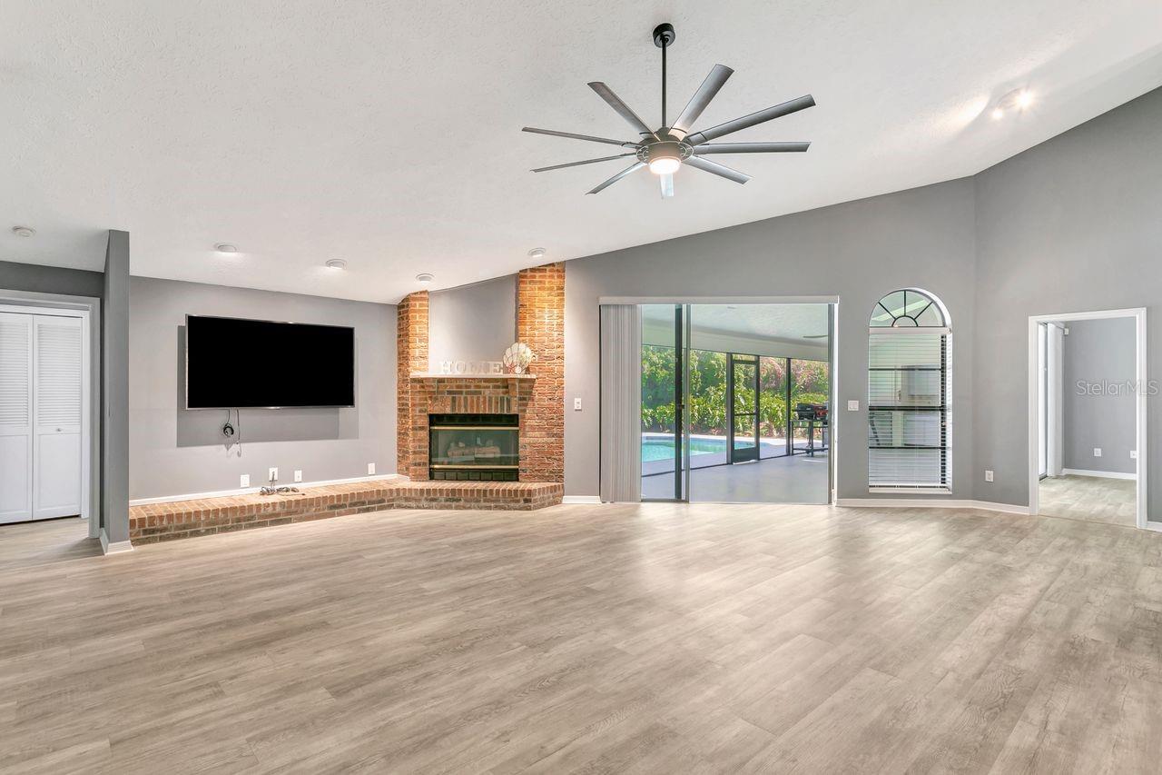 COUNTRY GATE - Residential