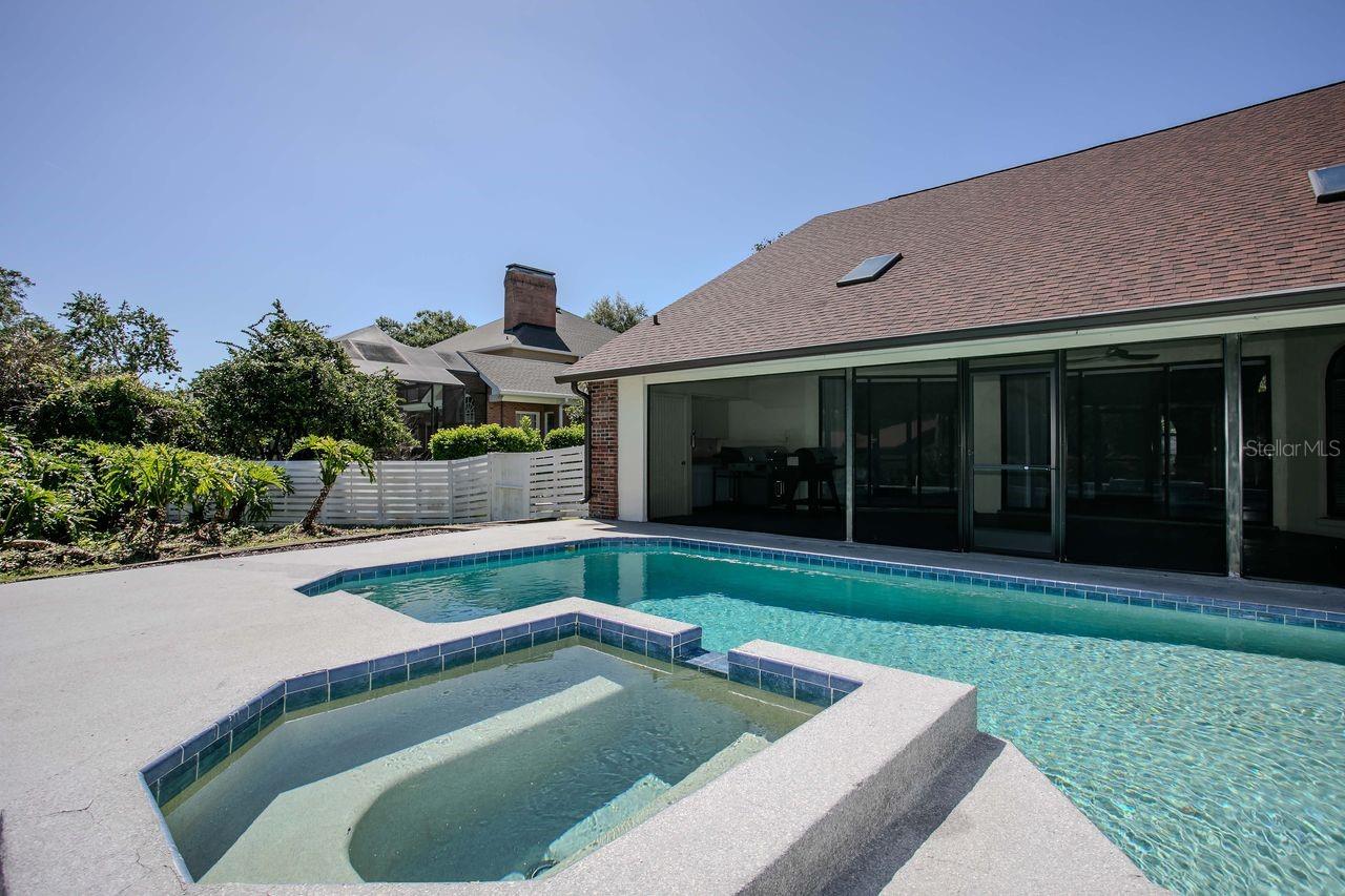 COUNTRY GATE - Residential