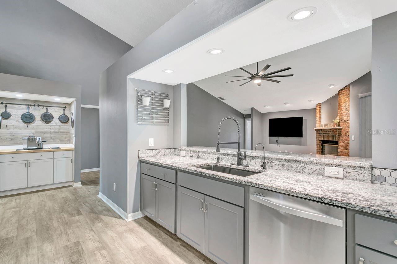 COUNTRY GATE - Residential