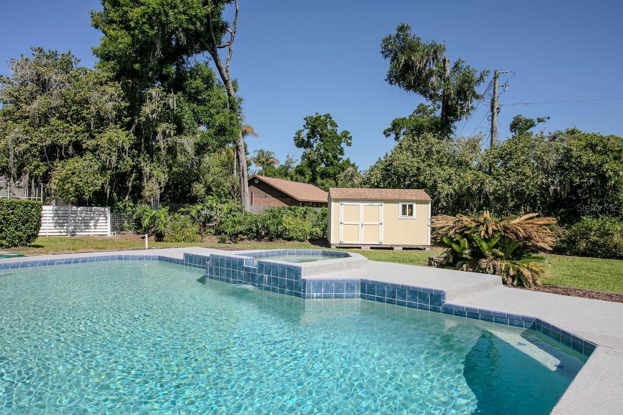 COUNTRY GATE - Residential