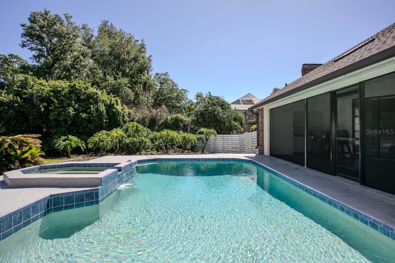 COUNTRY GATE - Residential