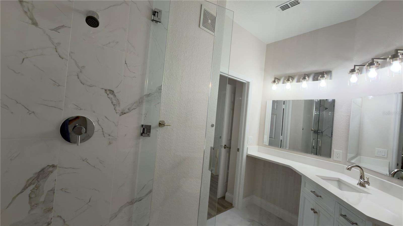 VENTURA/STONEBRIDGE COMMONS A - Residential Lease