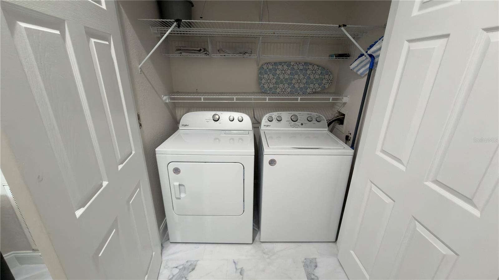 VENTURA/STONEBRIDGE COMMONS A - Residential Lease