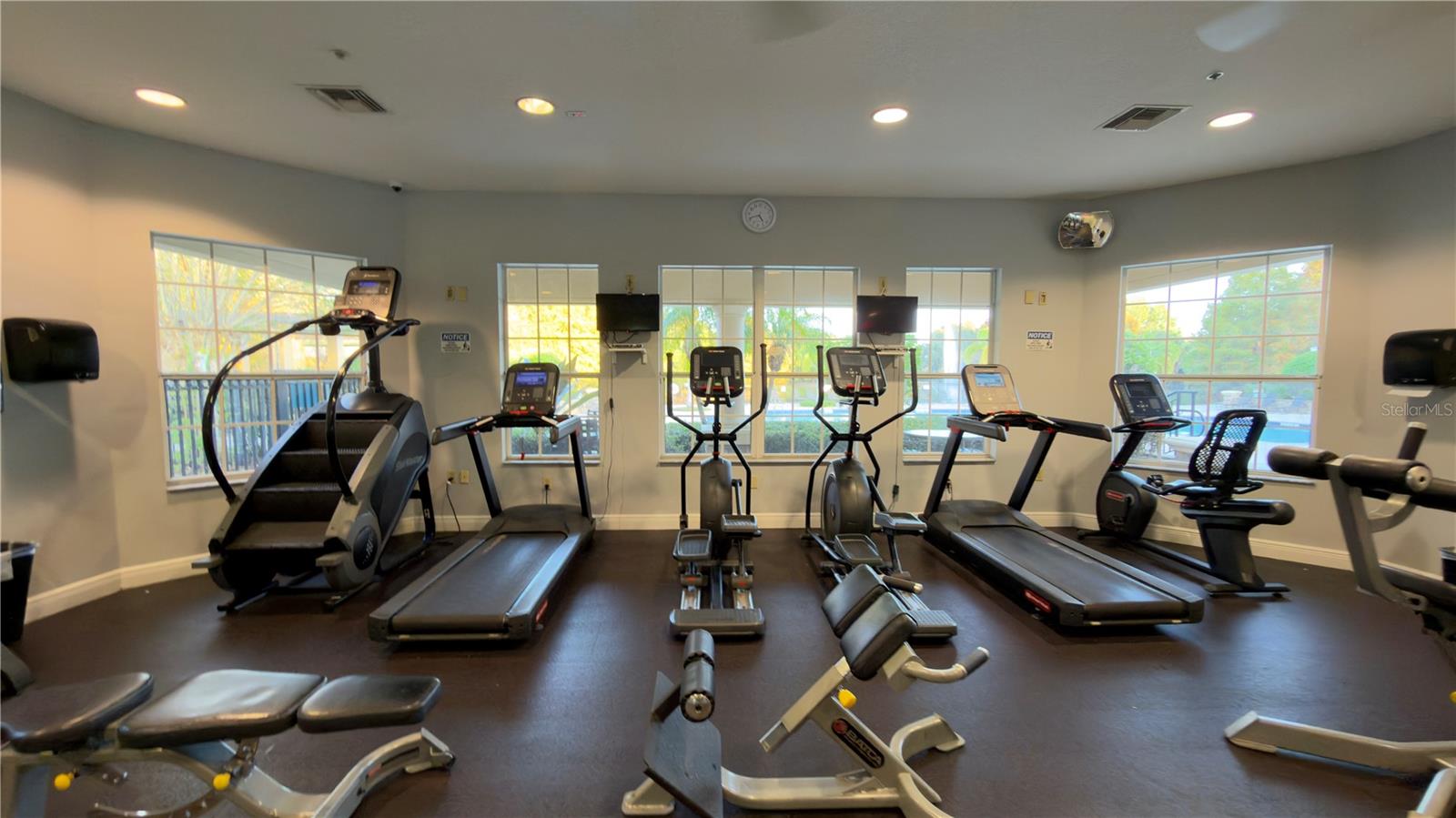 VENTURA/STONEBRIDGE COMMONS A - Residential Lease