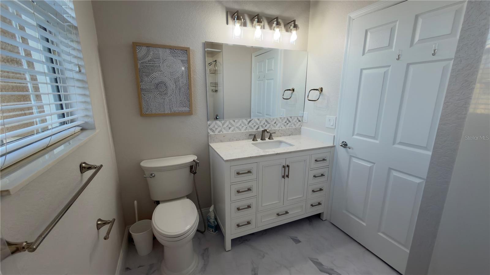 VENTURA/STONEBRIDGE COMMONS A - Residential Lease