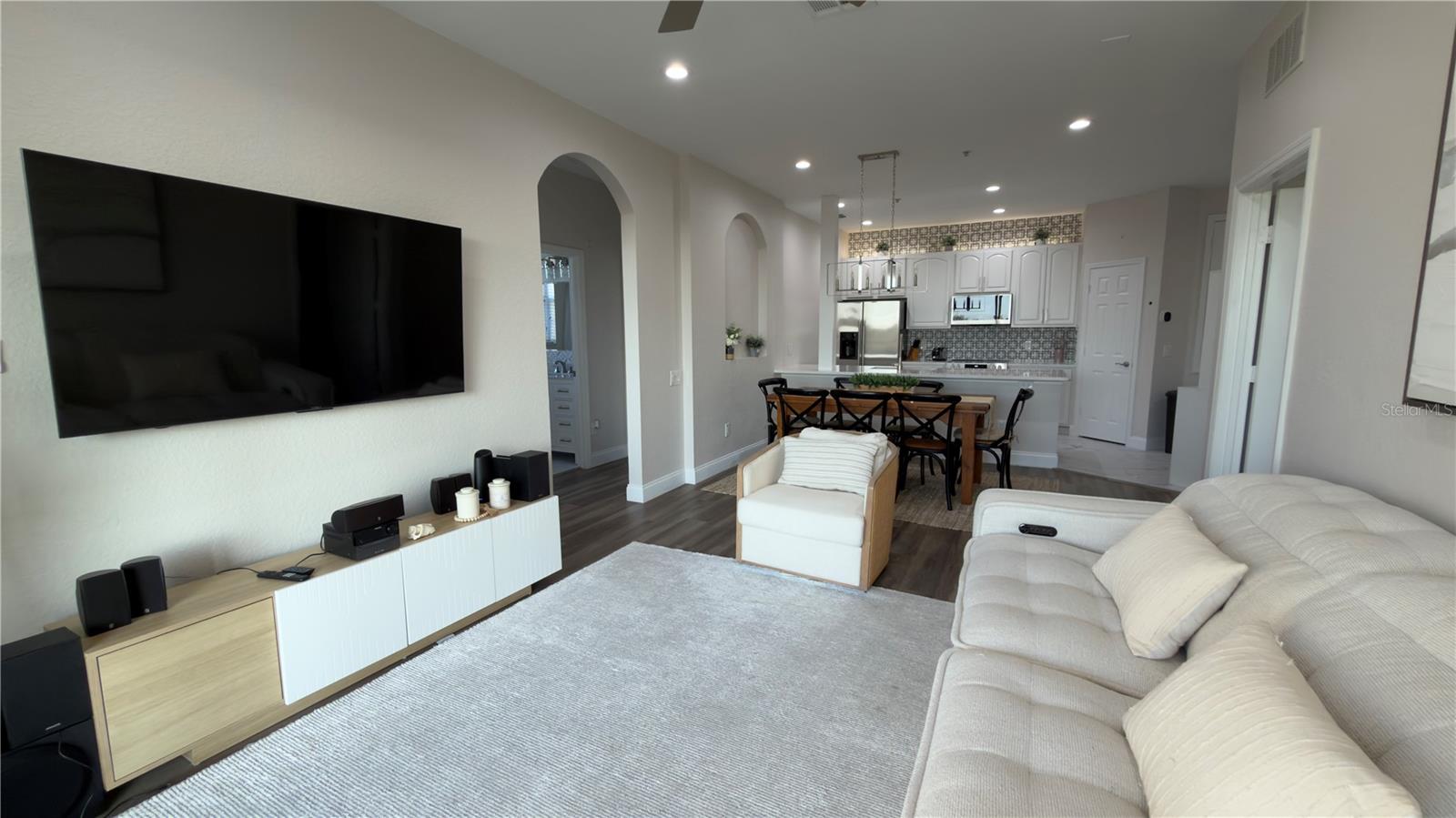 VENTURA/STONEBRIDGE COMMONS A - Residential Lease