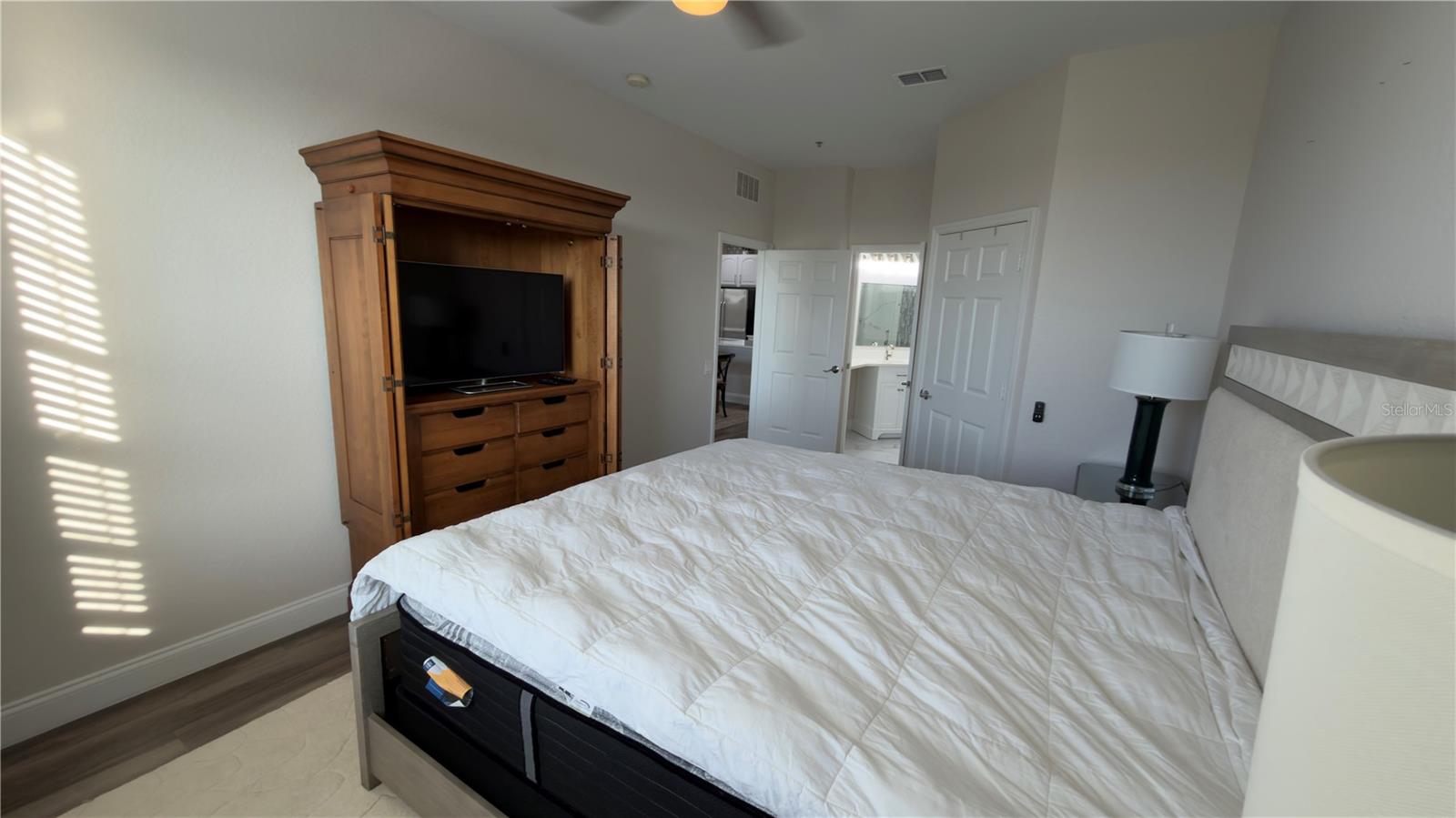 VENTURA/STONEBRIDGE COMMONS A - Residential Lease