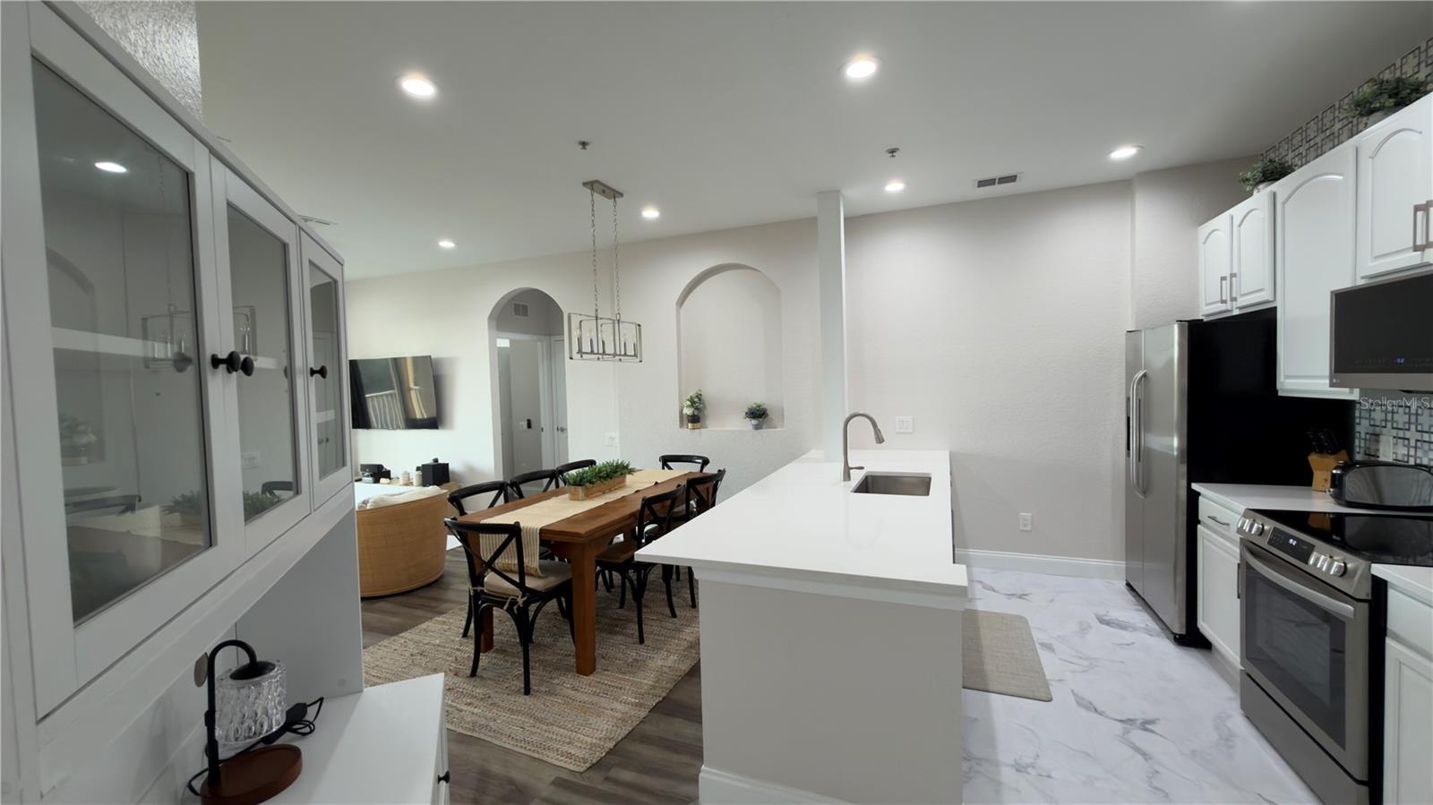 VENTURA/STONEBRIDGE COMMONS A - Residential Lease