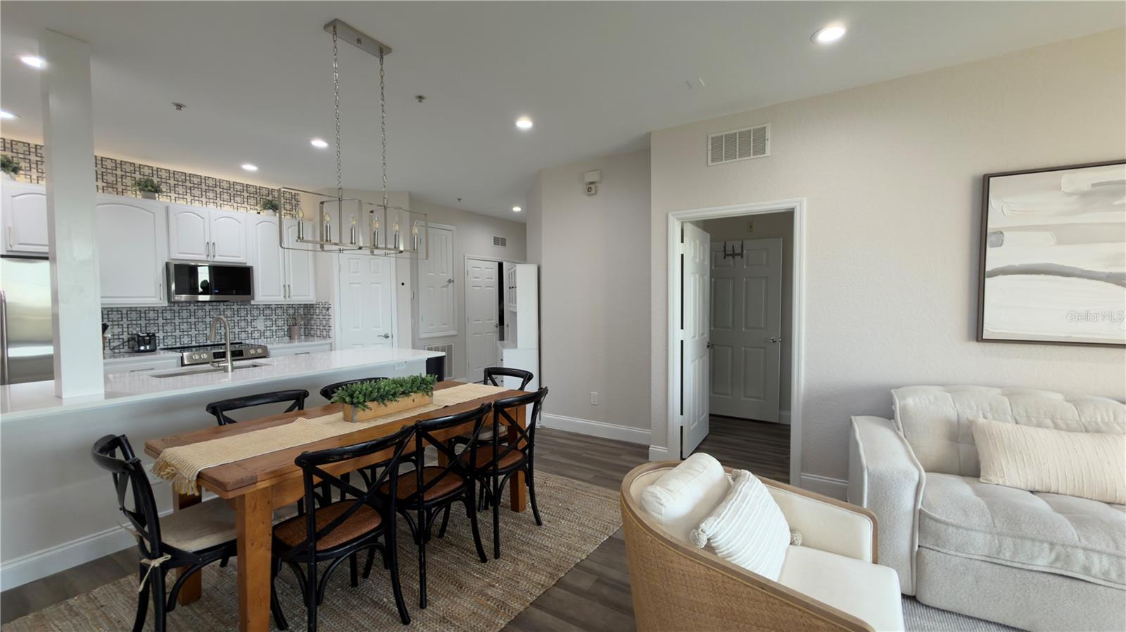 VENTURA/STONEBRIDGE COMMONS A - Residential Lease