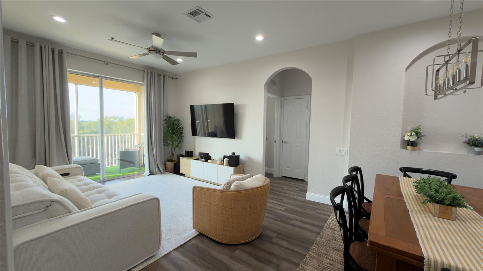 VENTURA/STONEBRIDGE COMMONS A - Residential Lease