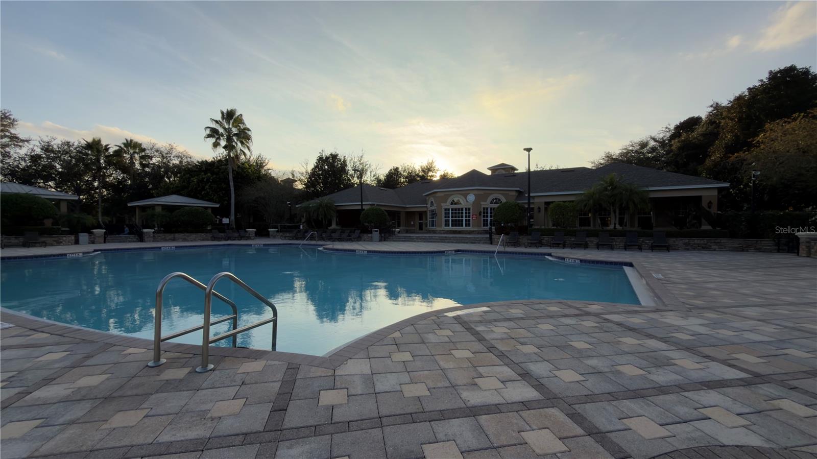 VENTURA/STONEBRIDGE COMMONS A - Residential Lease