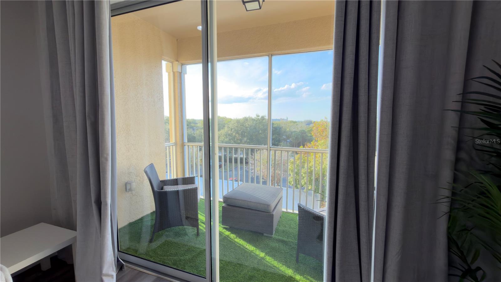 VENTURA/STONEBRIDGE COMMONS A - Residential Lease