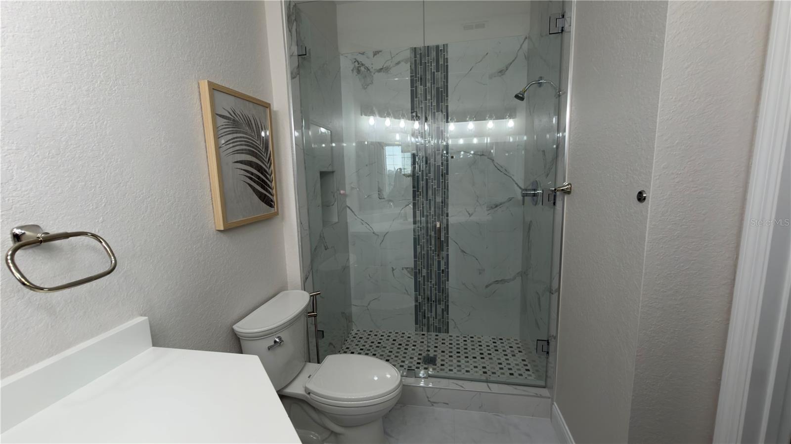 VENTURA/STONEBRIDGE COMMONS A - Residential Lease