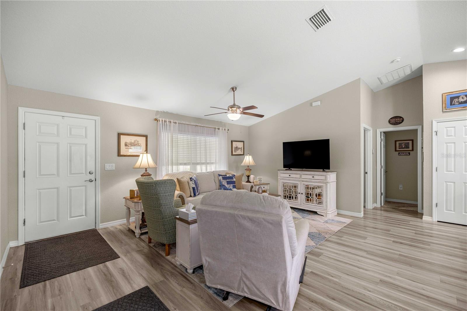 RAINBOW ACRES UN 01 - Residential