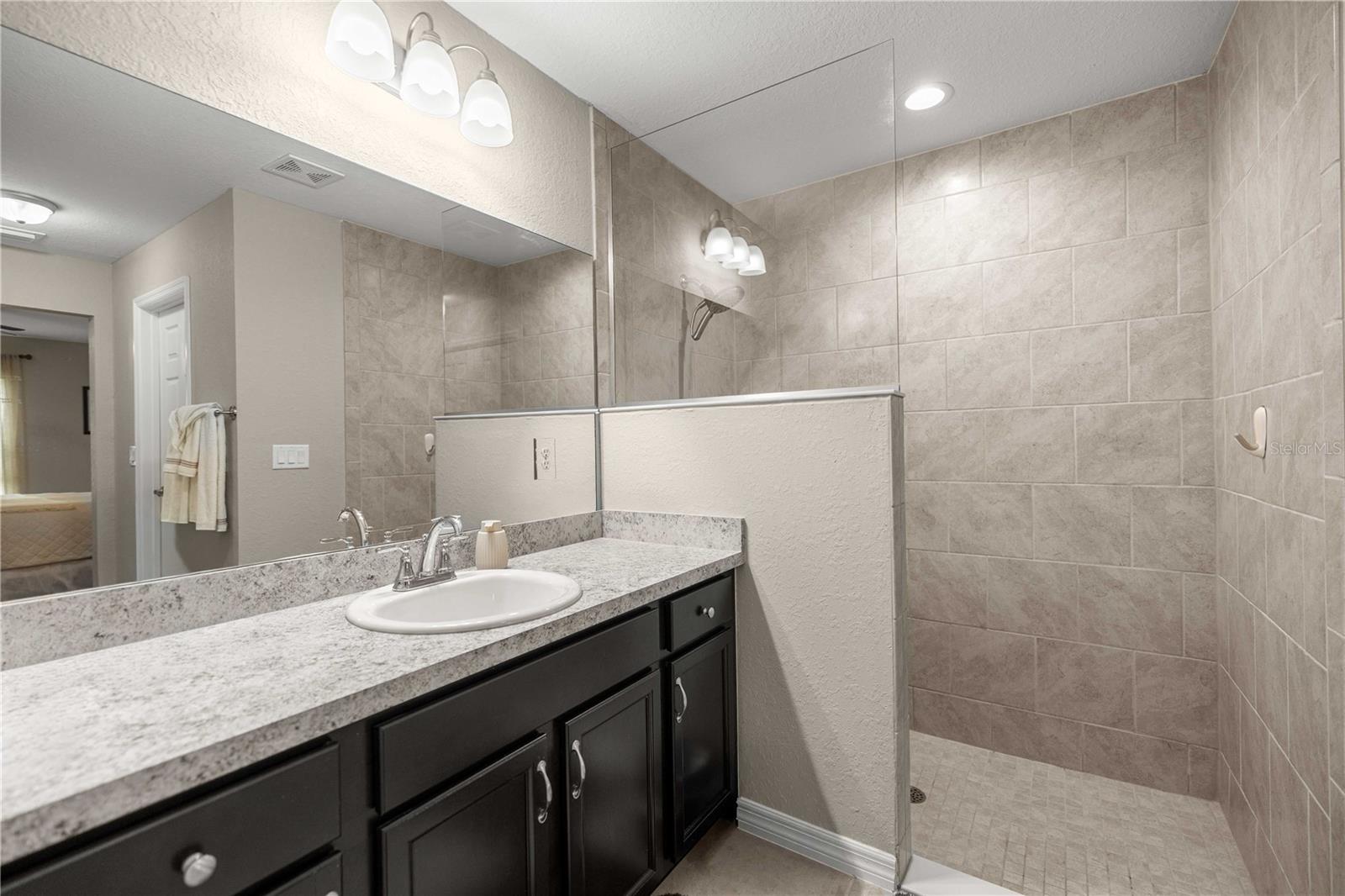 RAINBOW ACRES UN 01 - Residential