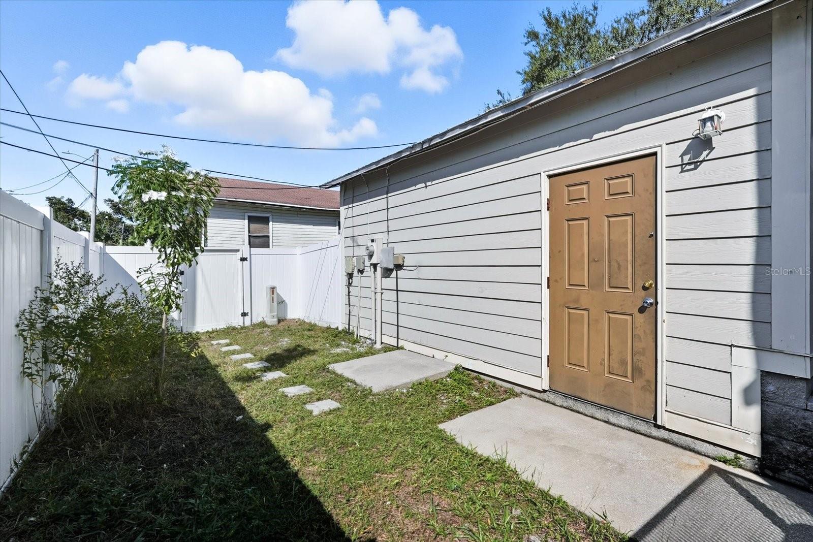 GIUSTOS TWNHMS - Residential