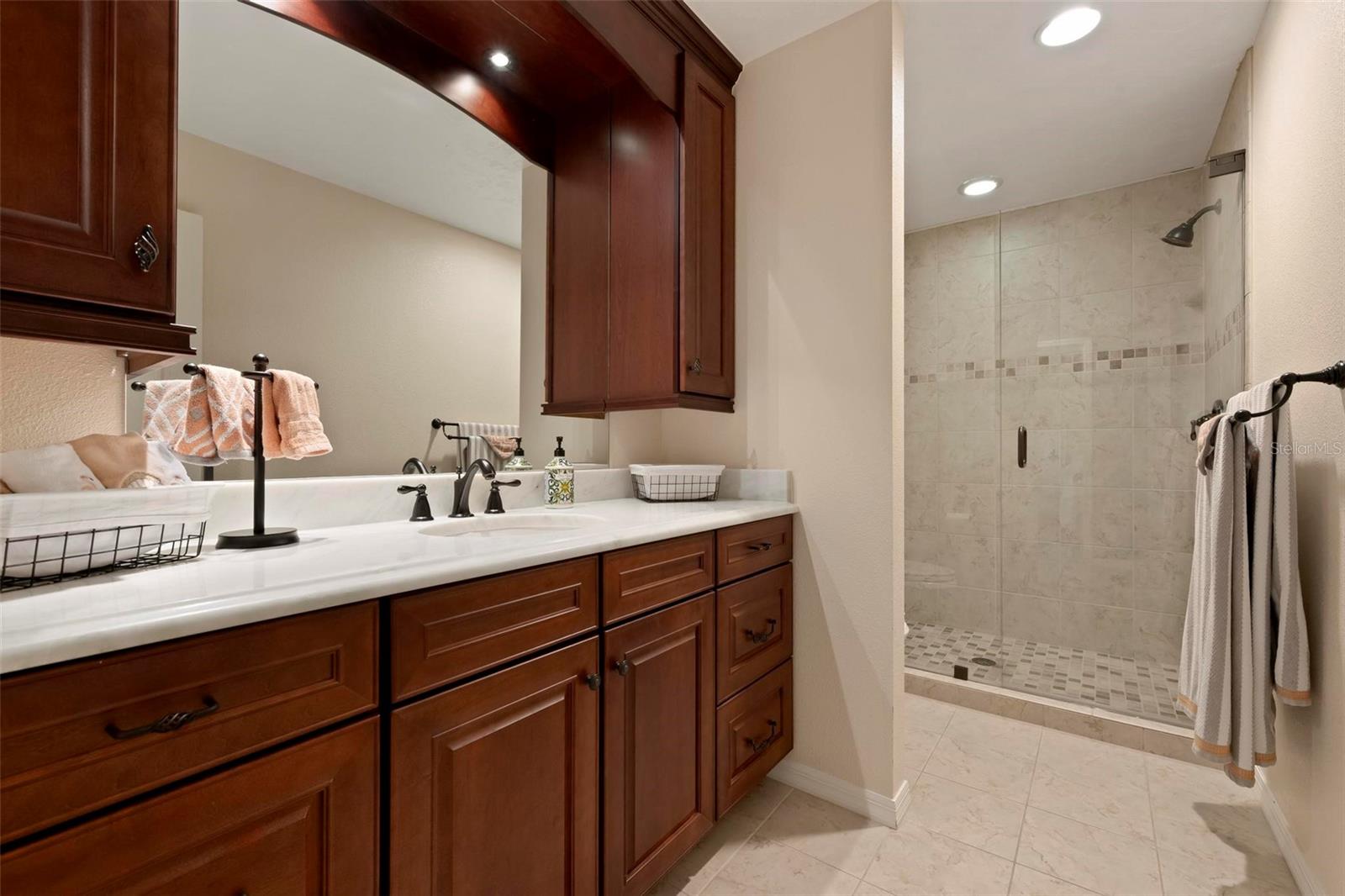 PRESTANICA/LA VISTA - Residential