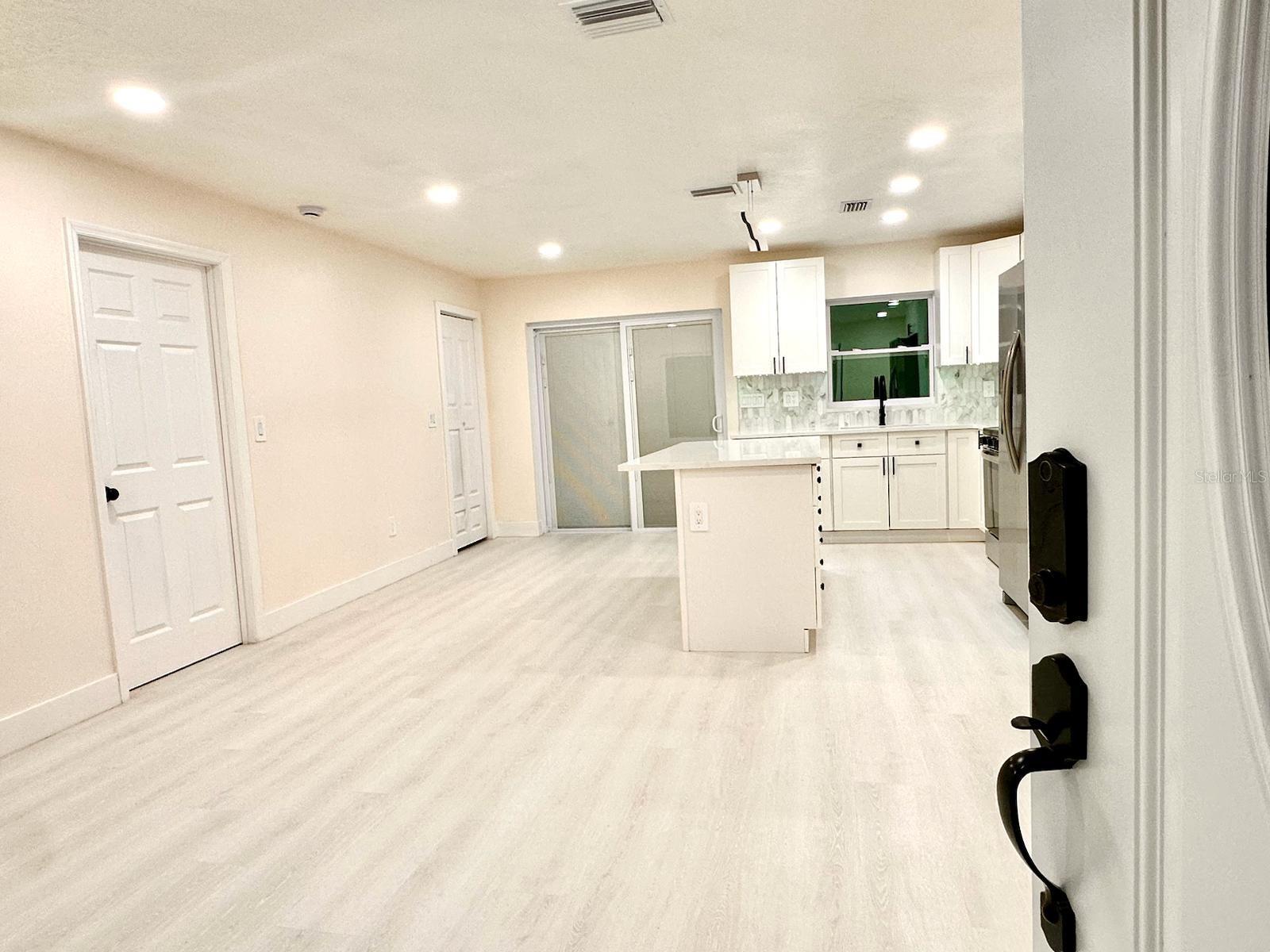 733 HOLLY TERRACE