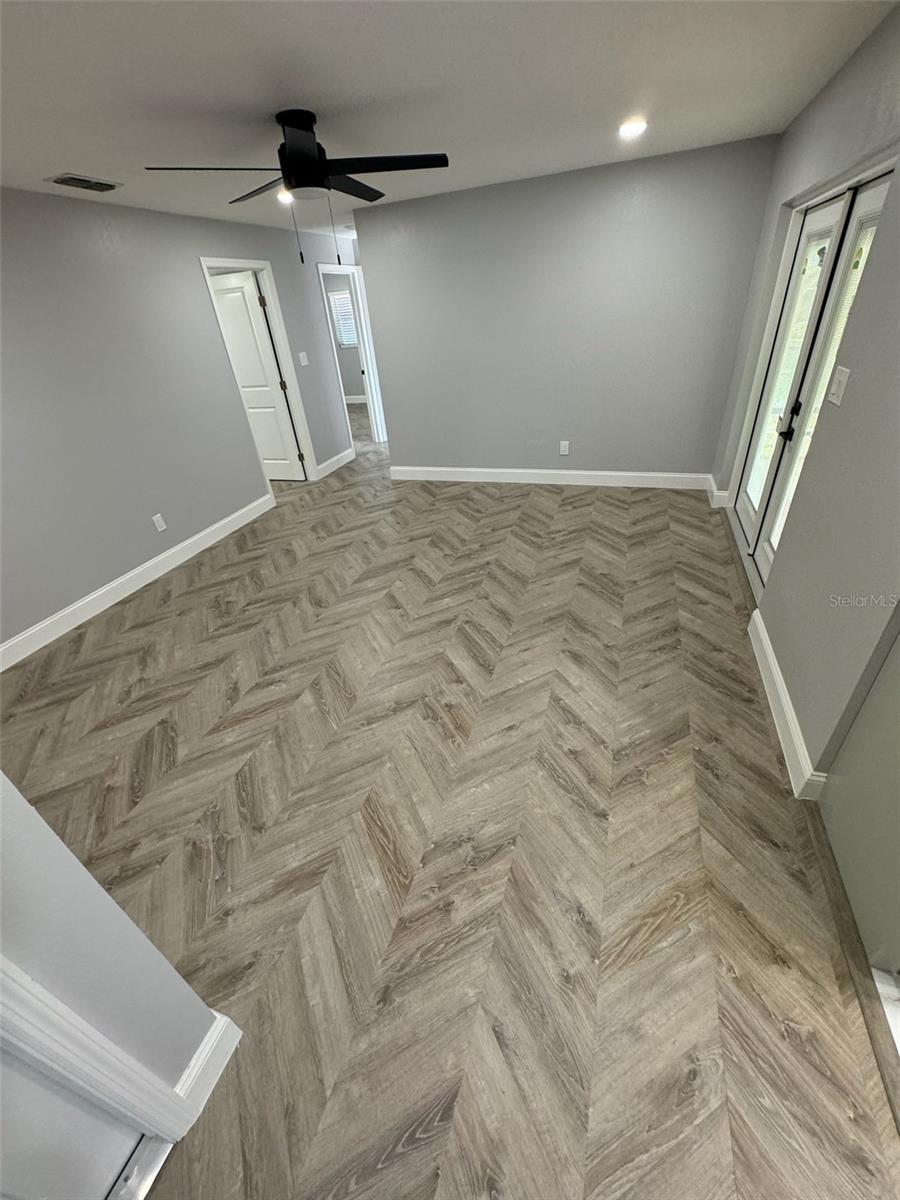 LAUREL HILLS - Residential