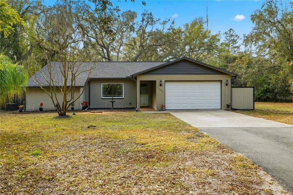 Photo of 16426 Forzando Avenue, Brooksville, FL 34604 (MLS # W7881918)