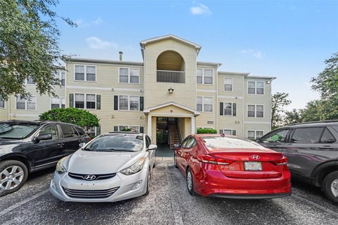 Photo of 18193 Sterling Gate Circle, Tampa, FL 33647 (MLS # TB8541768)