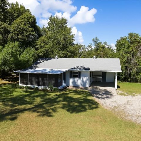 Photo of 4847 Eagles Nest Road, Fruitland Park, FL 34731 (MLS # G5103379)