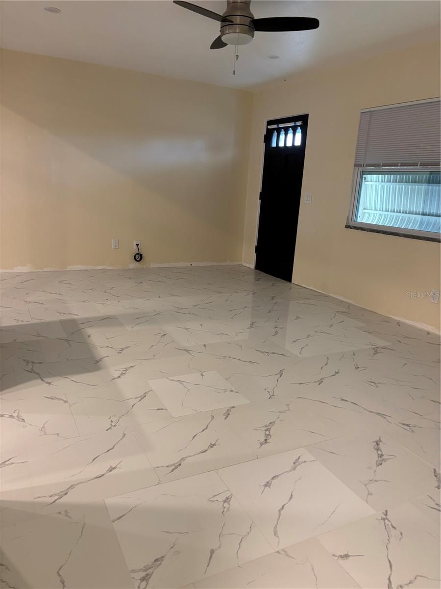 SUNSHINE GROVES - Residential Lease