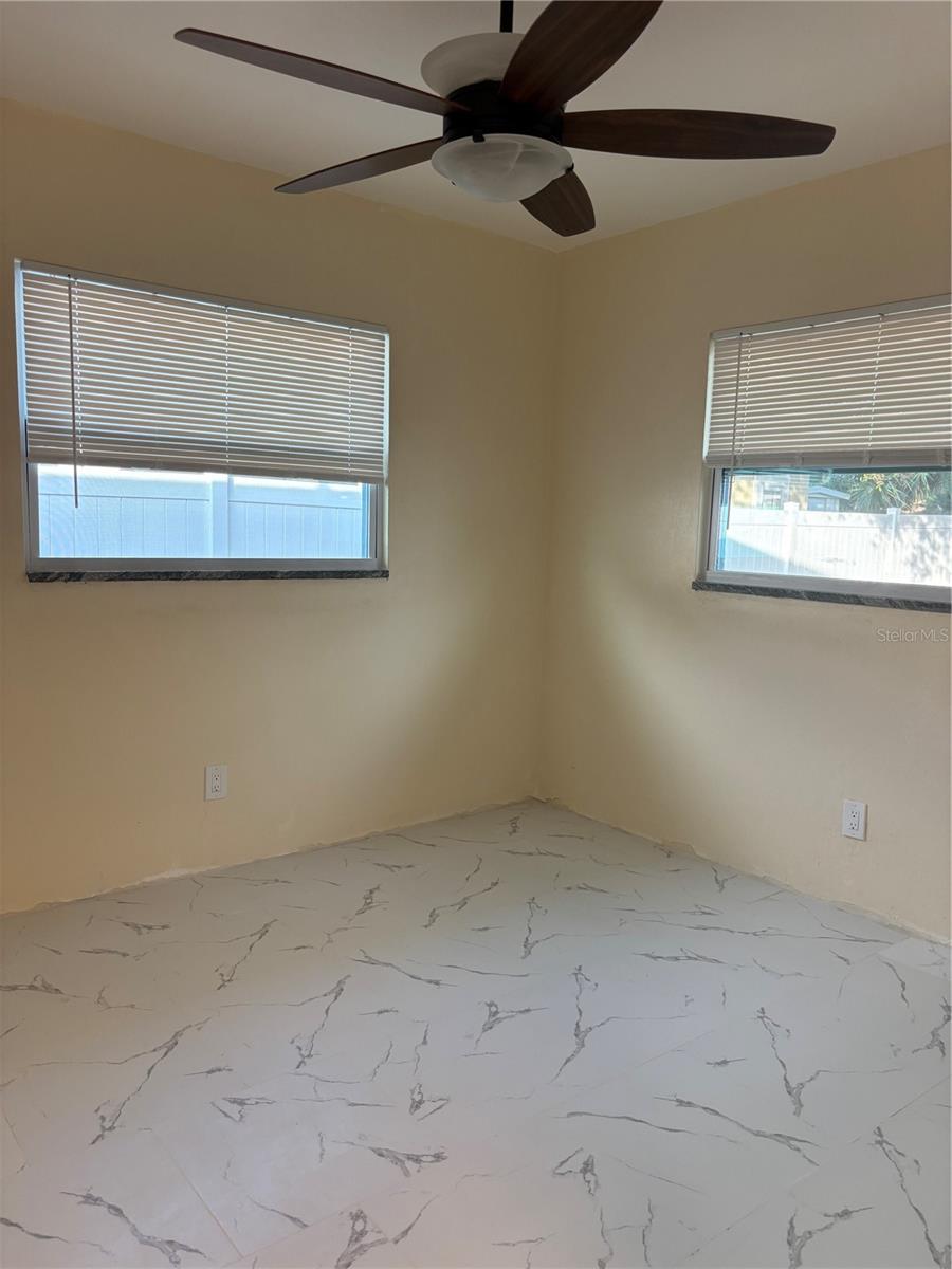 SUNSHINE GROVES - Residential Lease