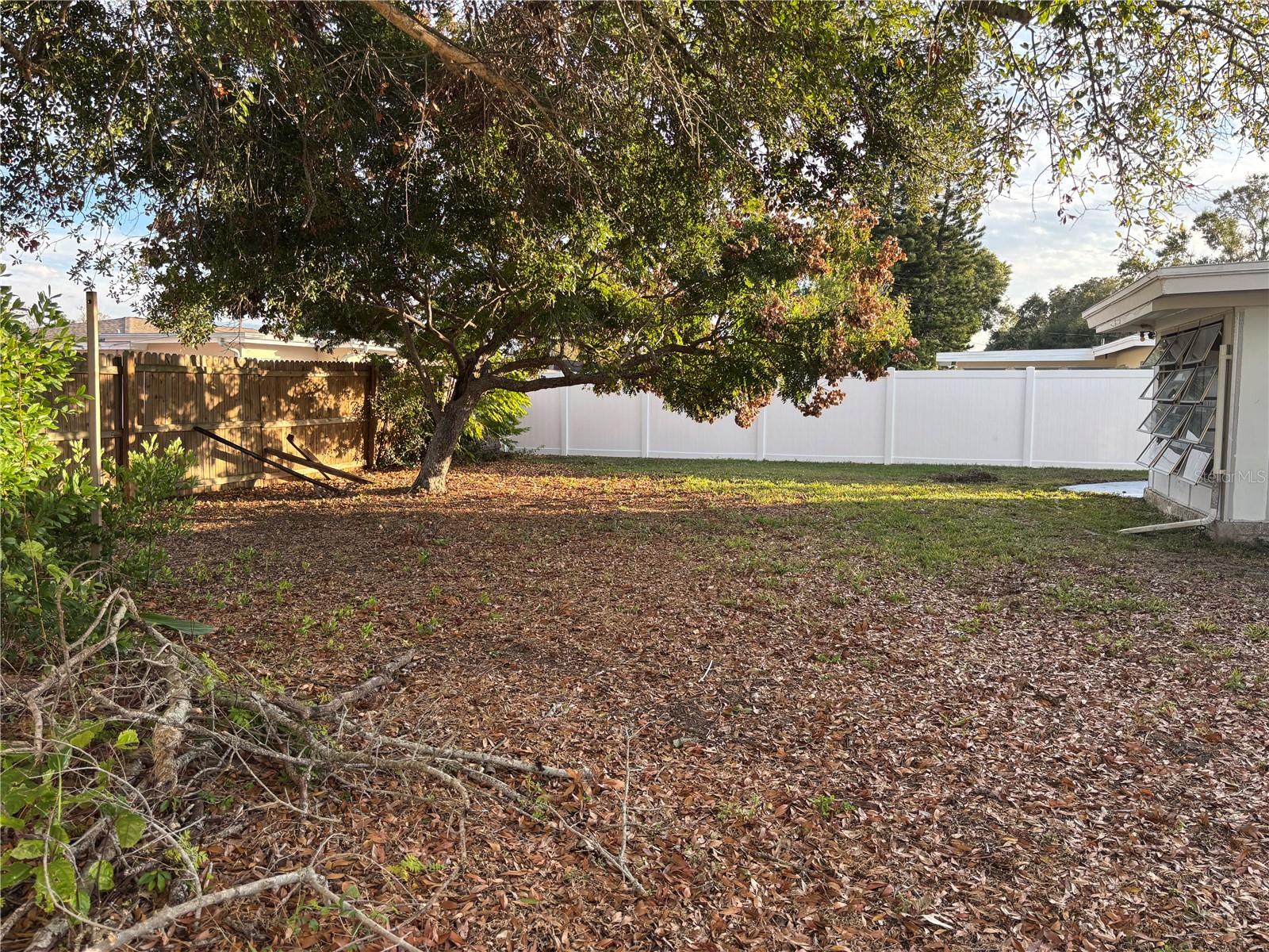 SUNSHINE GROVES - Residential Lease