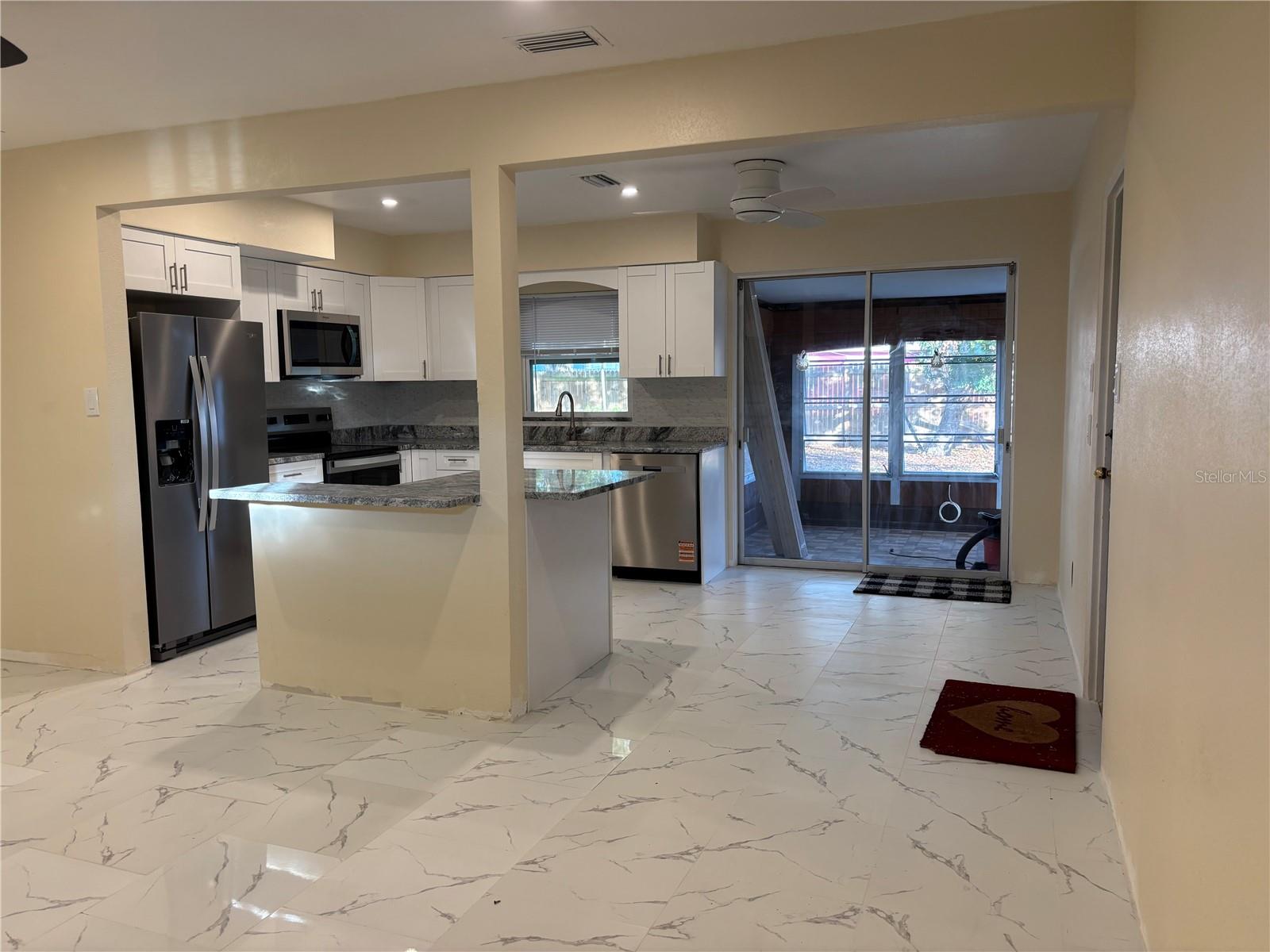 SUNSHINE GROVES - Residential Lease