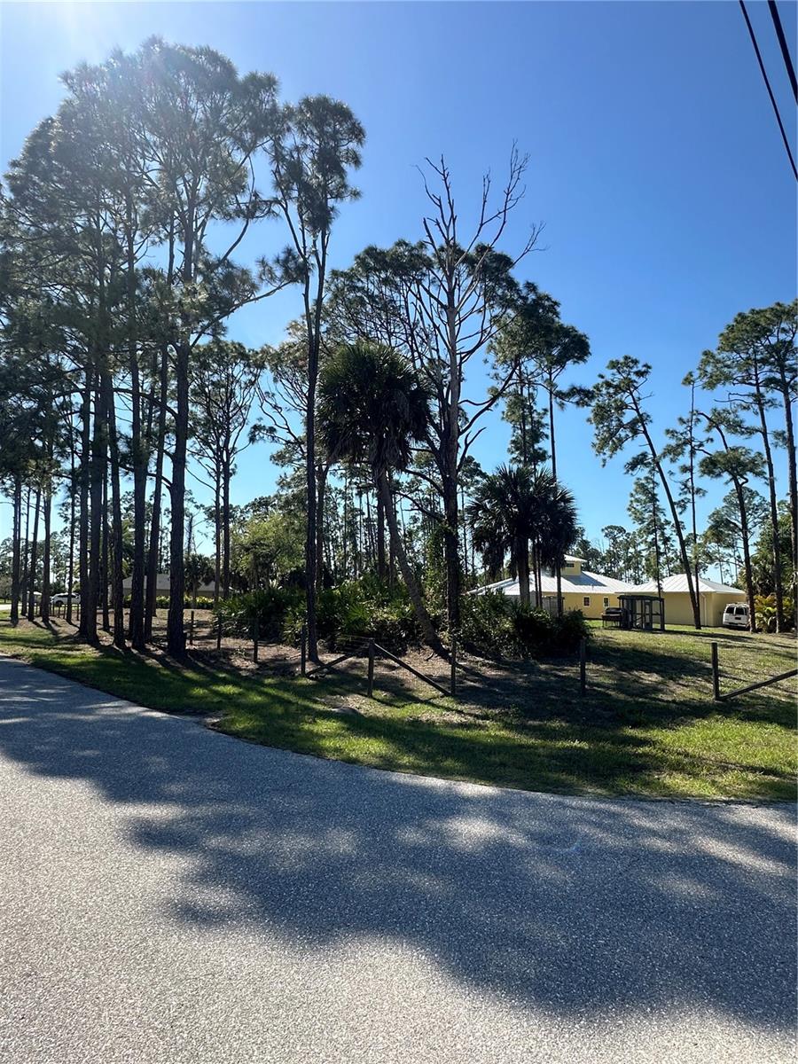 PORT CHARLOTTE SUB 33 - Land