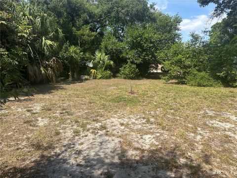 A home in LAKELAND