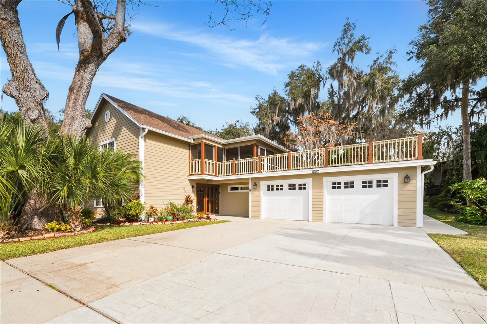 STONE ISLAND ESTATES - Residential